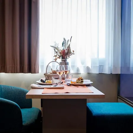 Felix Hotel