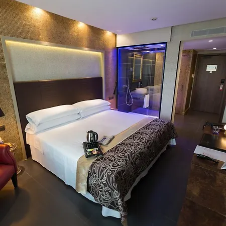 Felix Hotel