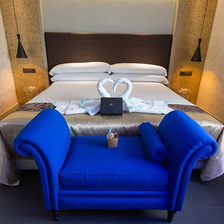 Felix Hotel